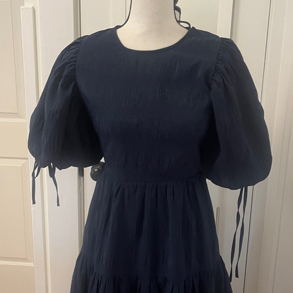 Moon River Navy Blue Puff Sleeve Tiered Maxi Dress Open Back Size Small Like New - Picture 2 of 11